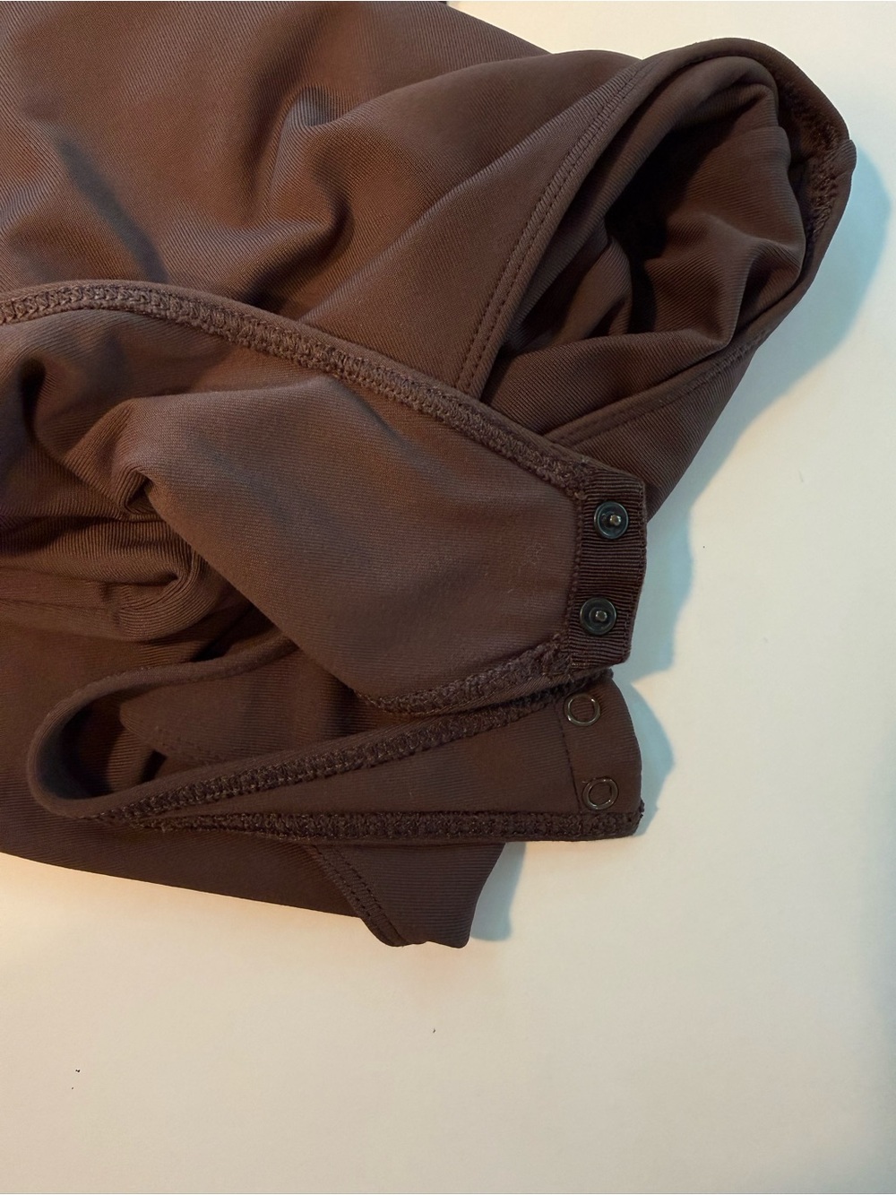 Babaton Contour Short Sleeve Bodysuit Chocolate Brown Size M - Picture 9 of 9